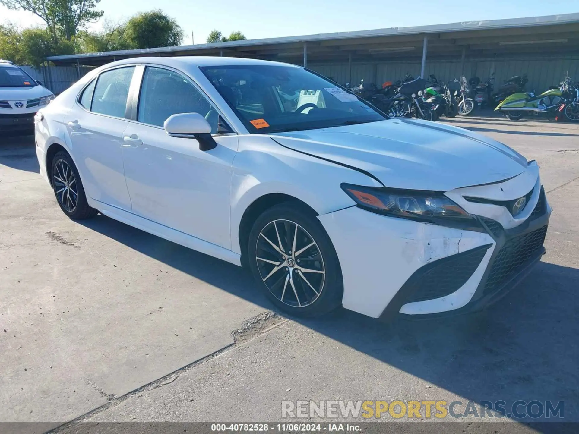 1 Photograph of a damaged car 4T1G11AKXNU637362 TOYOTA CAMRY 2022