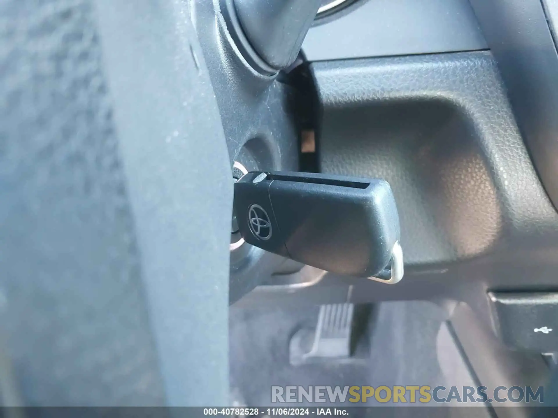 11 Photograph of a damaged car 4T1G11AKXNU637362 TOYOTA CAMRY 2022