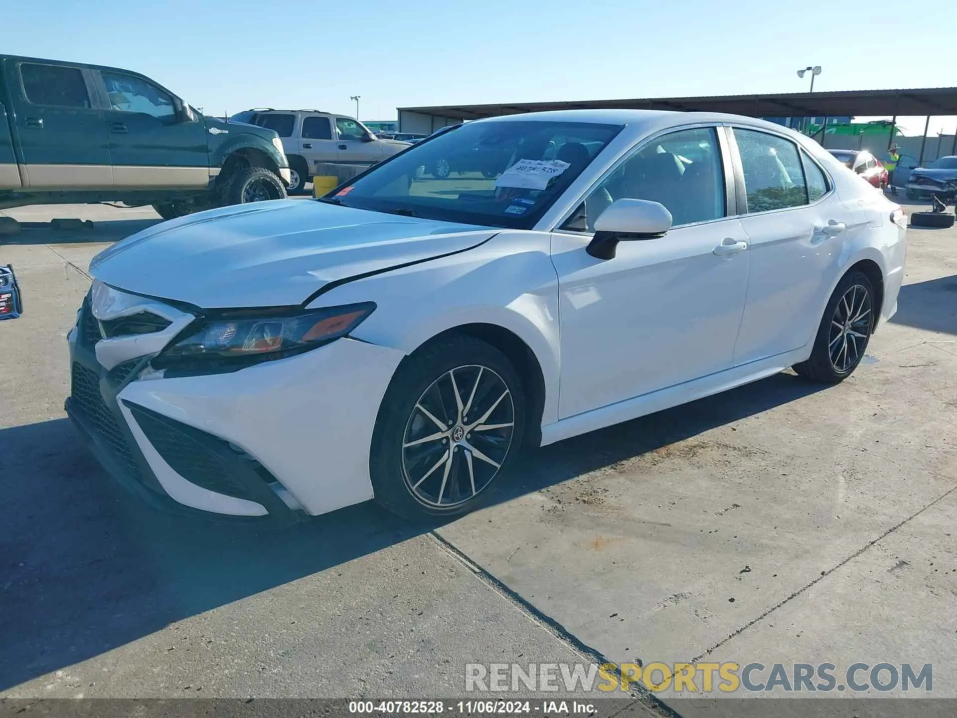 2 Photograph of a damaged car 4T1G11AKXNU637362 TOYOTA CAMRY 2022