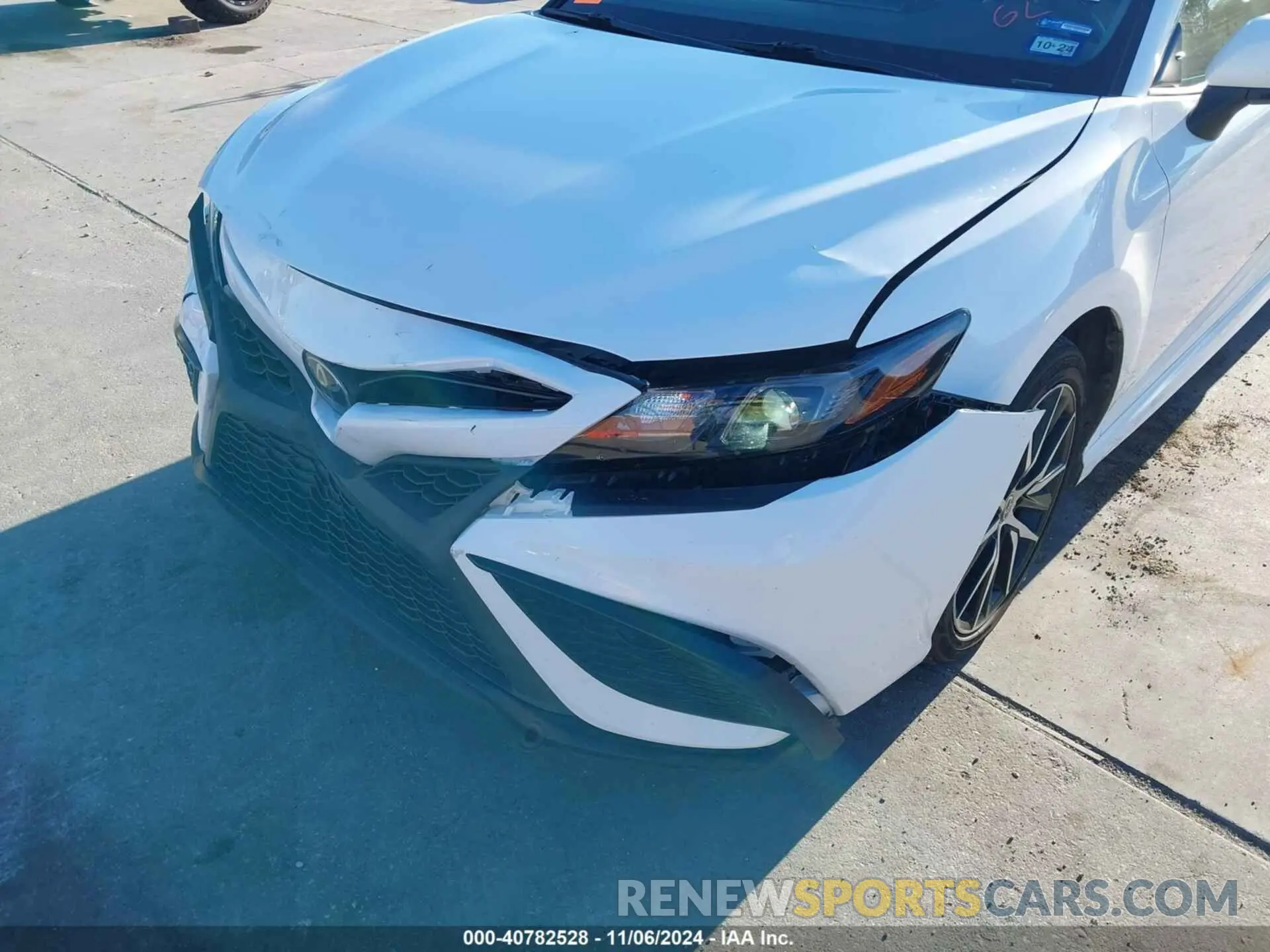 6 Photograph of a damaged car 4T1G11AKXNU637362 TOYOTA CAMRY 2022