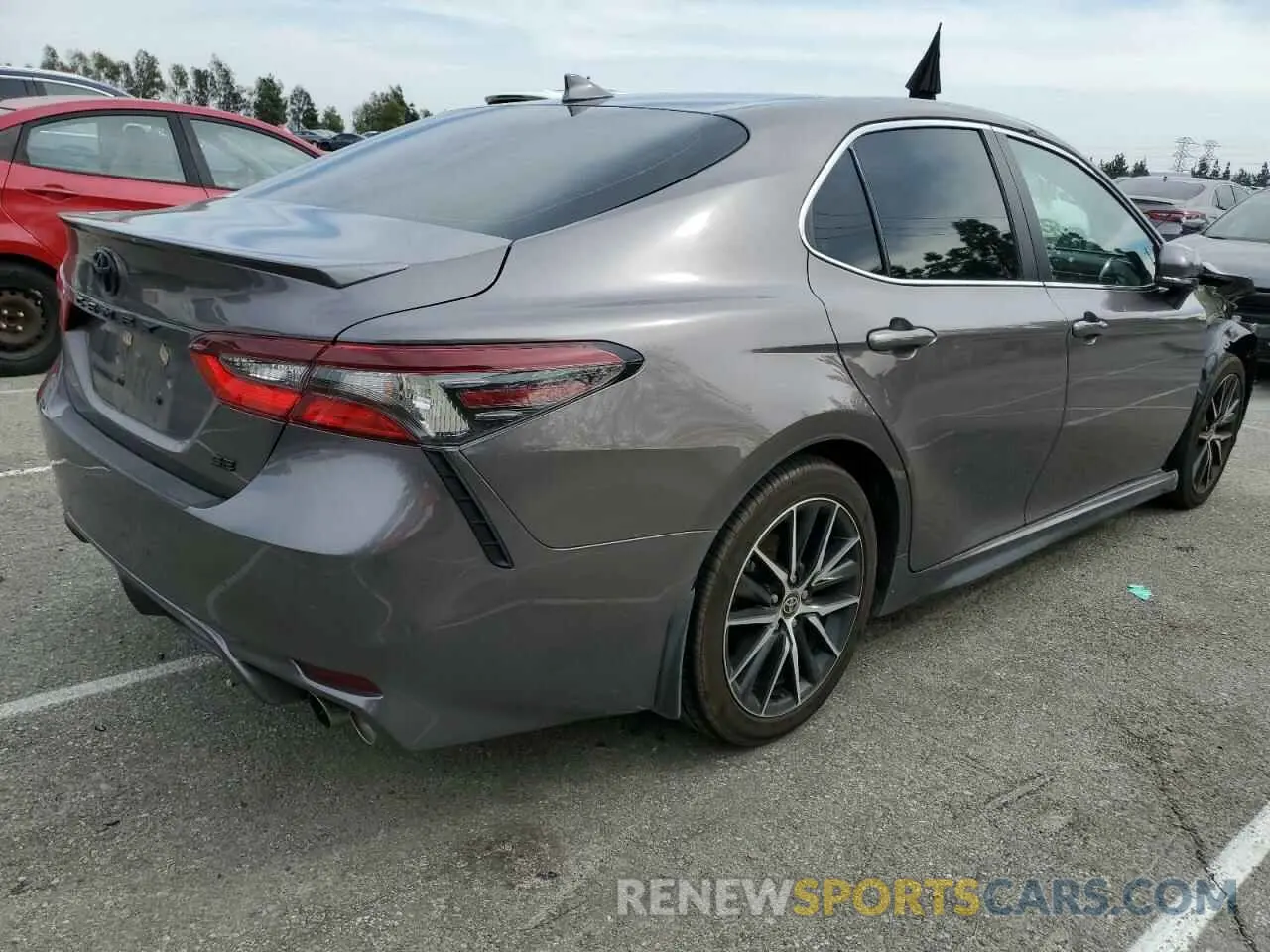 3 Photograph of a damaged car 4T1G11AKXNU649611 TOYOTA CAMRY 2022