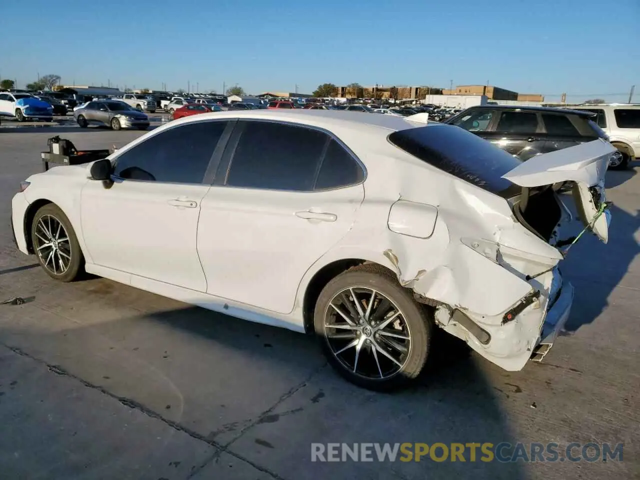 2 Photograph of a damaged car 4T1G11AKXNU659152 TOYOTA CAMRY 2022