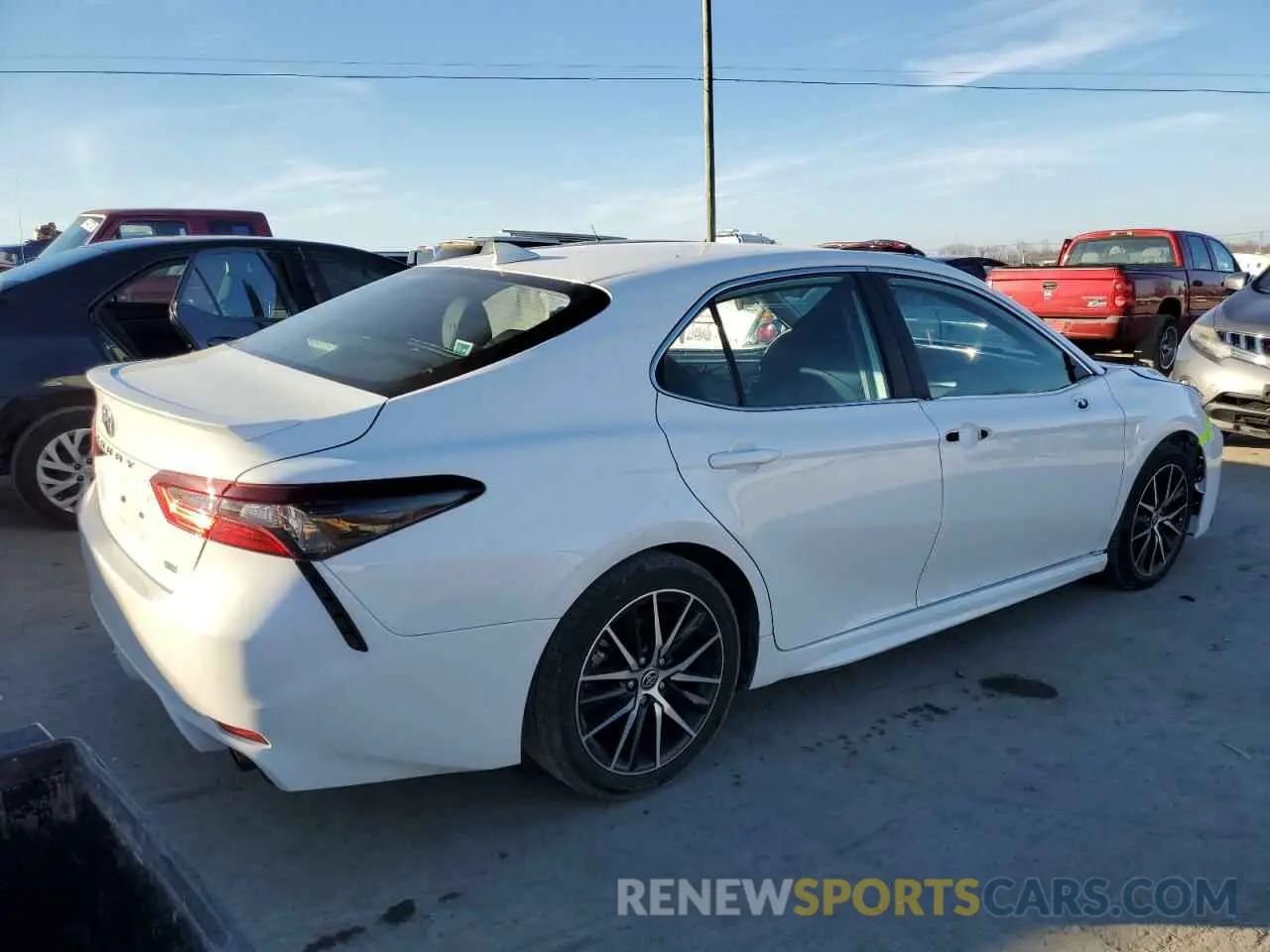 3 Photograph of a damaged car 4T1G11AKXNU662035 TOYOTA CAMRY 2022