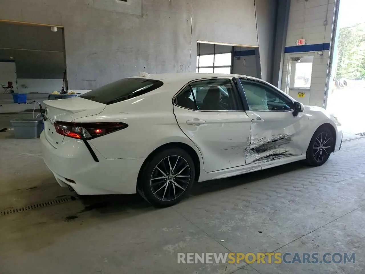 3 Photograph of a damaged car 4T1G11AKXNU665467 TOYOTA CAMRY 2022