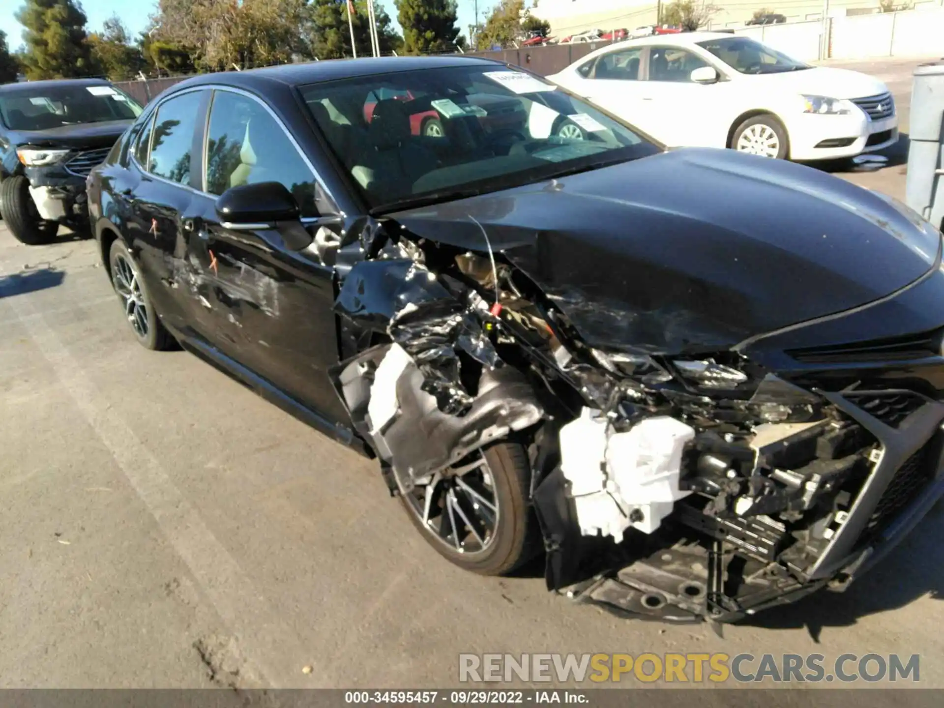 6 Photograph of a damaged car 4T1G11AKXNU676128 TOYOTA CAMRY 2022