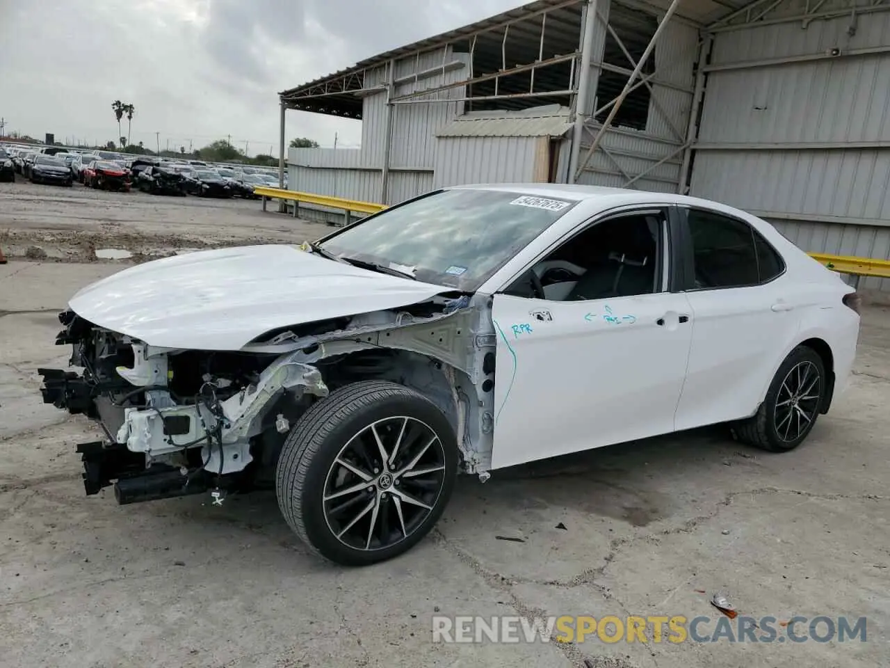 1 Photograph of a damaged car 4T1G11AKXNU713081 TOYOTA CAMRY 2022