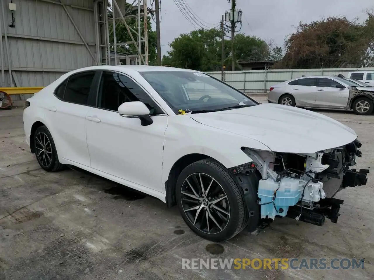 4 Photograph of a damaged car 4T1G11AKXNU713081 TOYOTA CAMRY 2022