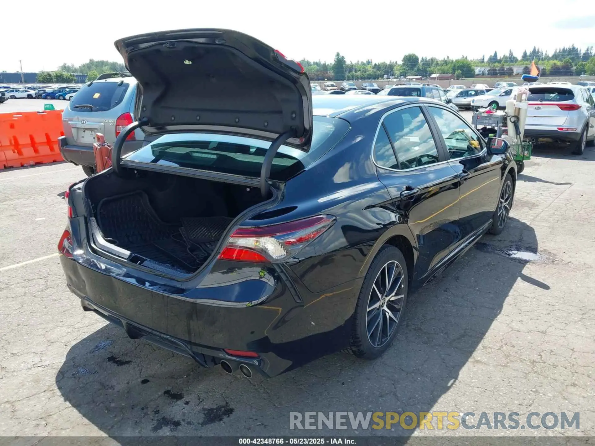4 Photograph of a damaged car 4T1G11BK1NU050000 TOYOTA CAMRY 2022