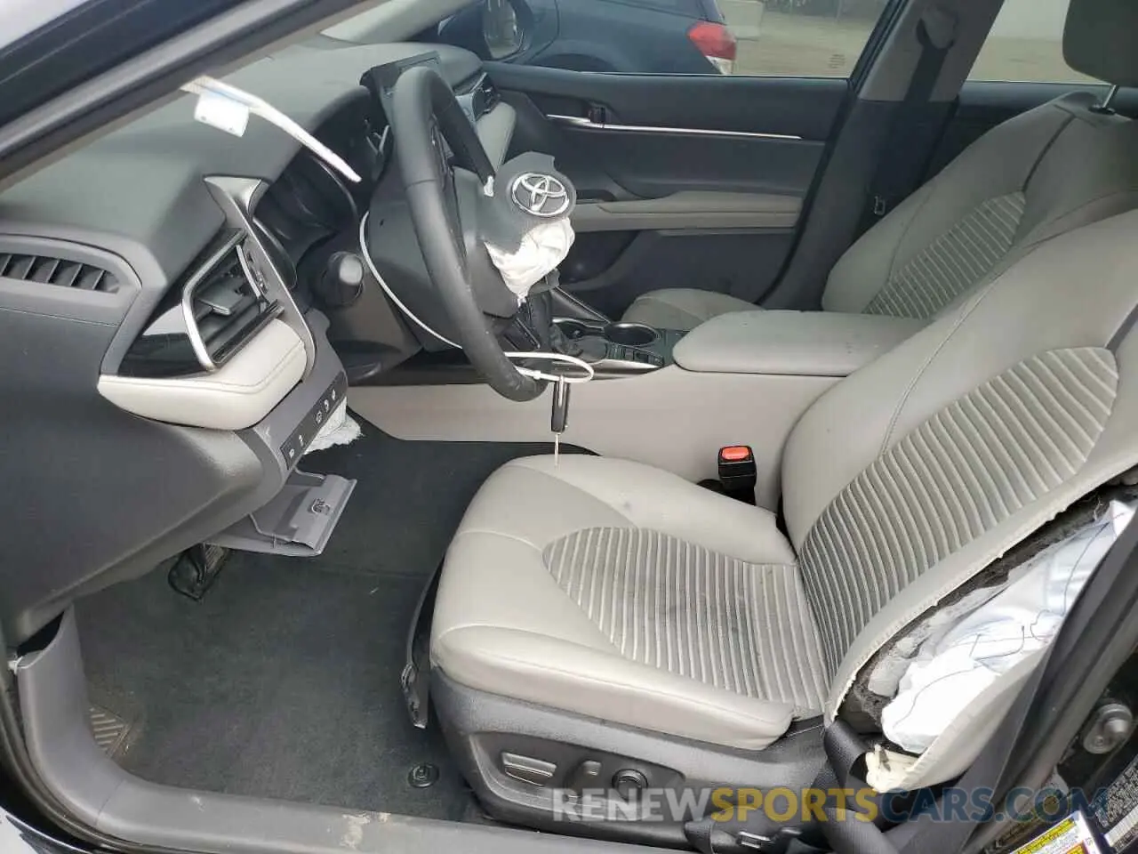 7 Photograph of a damaged car 4T1G11BK2NU055996 TOYOTA CAMRY 2022