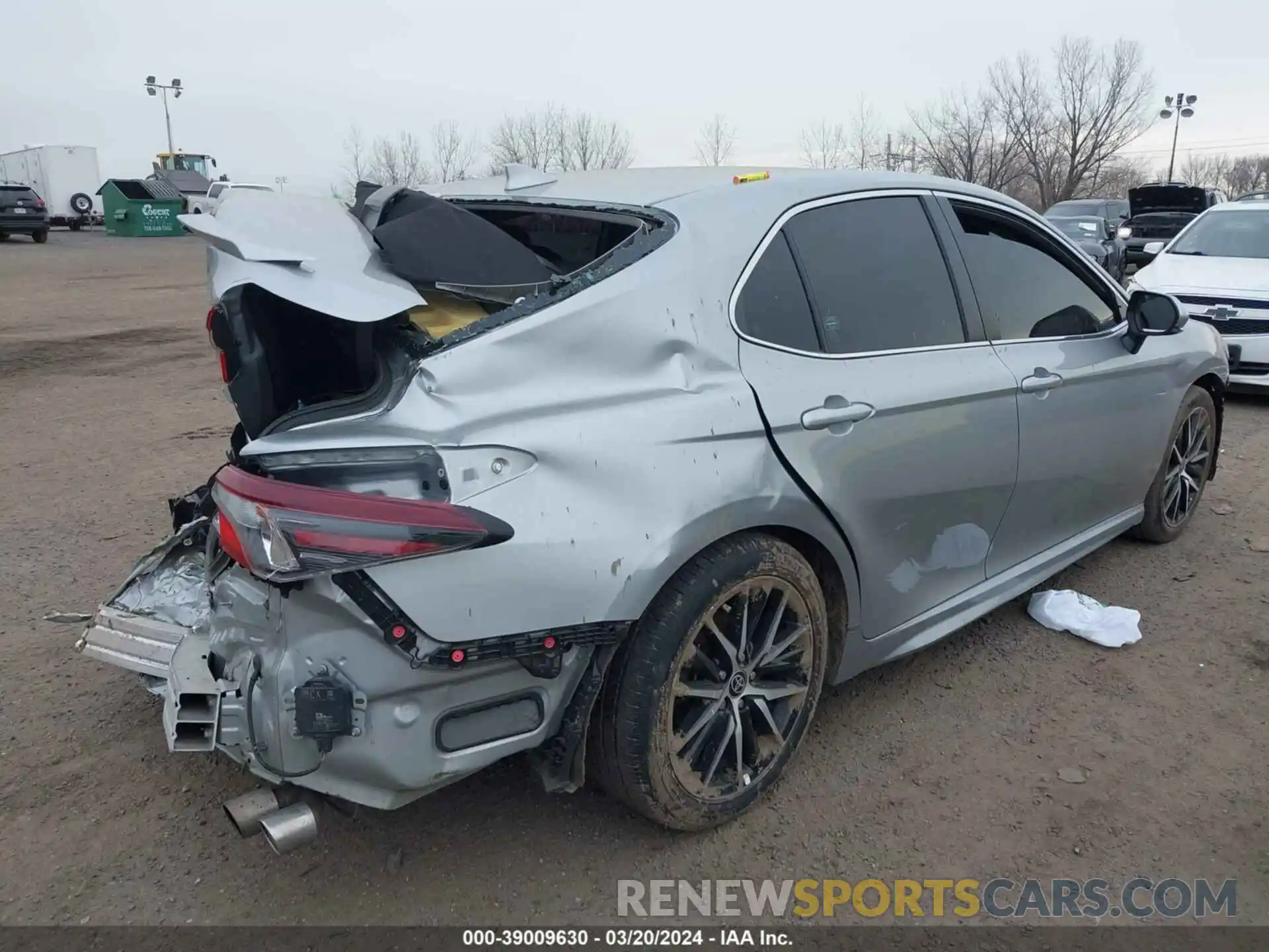 4 Photograph of a damaged car 4T1G11BK3NU050046 TOYOTA CAMRY 2022