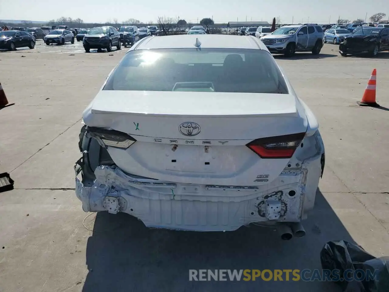 6 Photograph of a damaged car 4T1G11BK3NU055750 TOYOTA CAMRY 2022