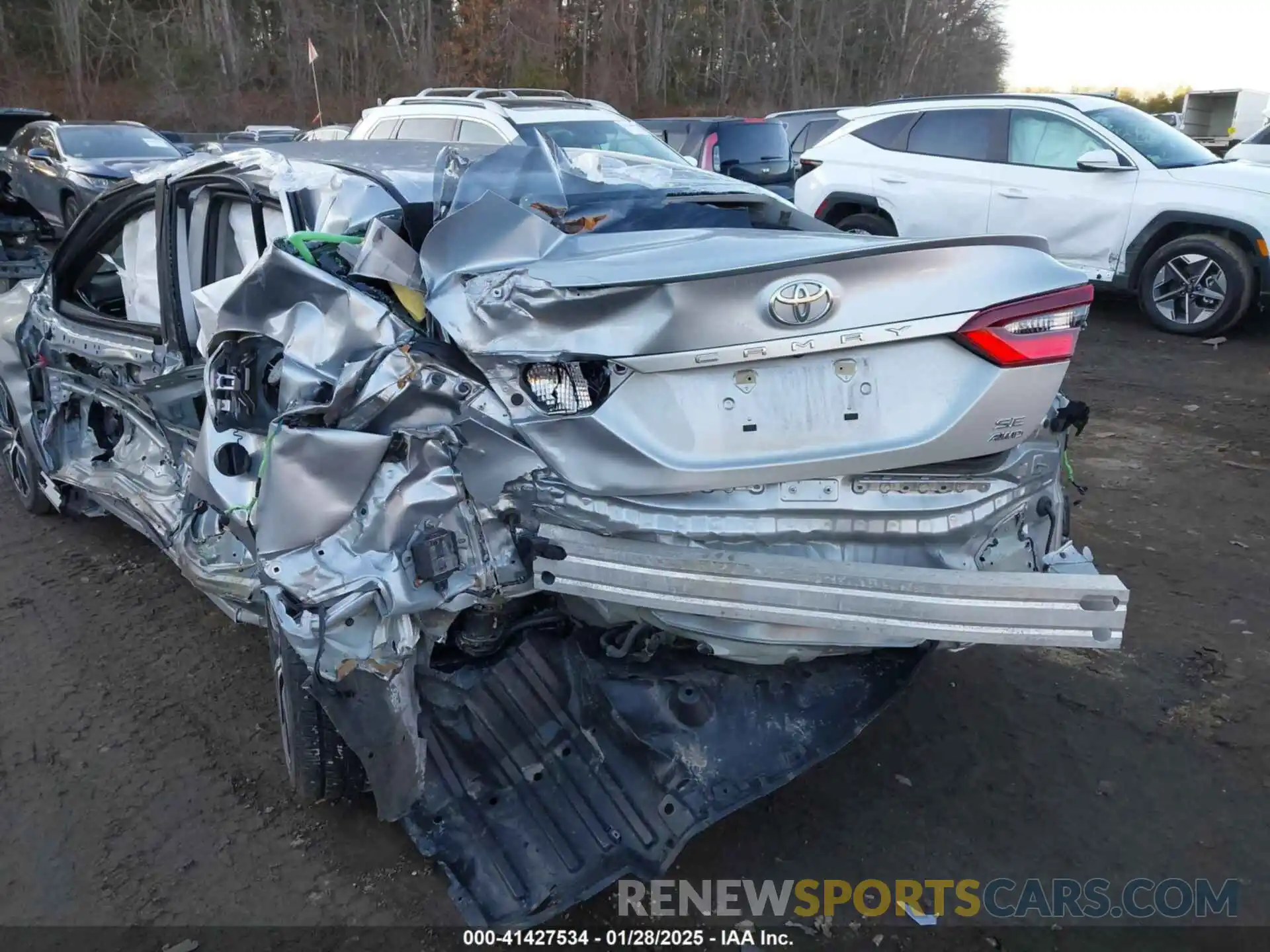 17 Photograph of a damaged car 4T1G11BK3NU072709 TOYOTA CAMRY 2022