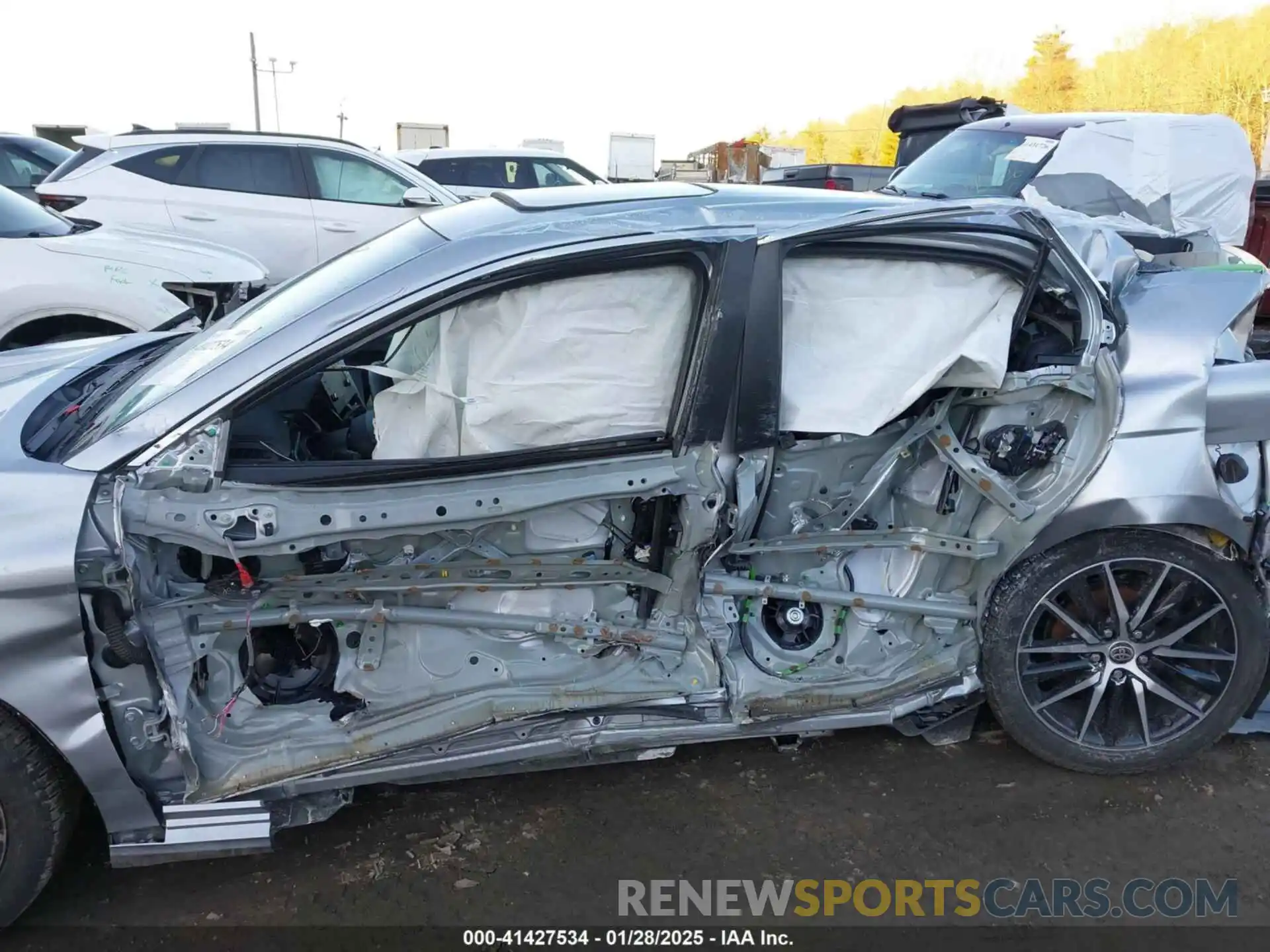 6 Photograph of a damaged car 4T1G11BK3NU072709 TOYOTA CAMRY 2022