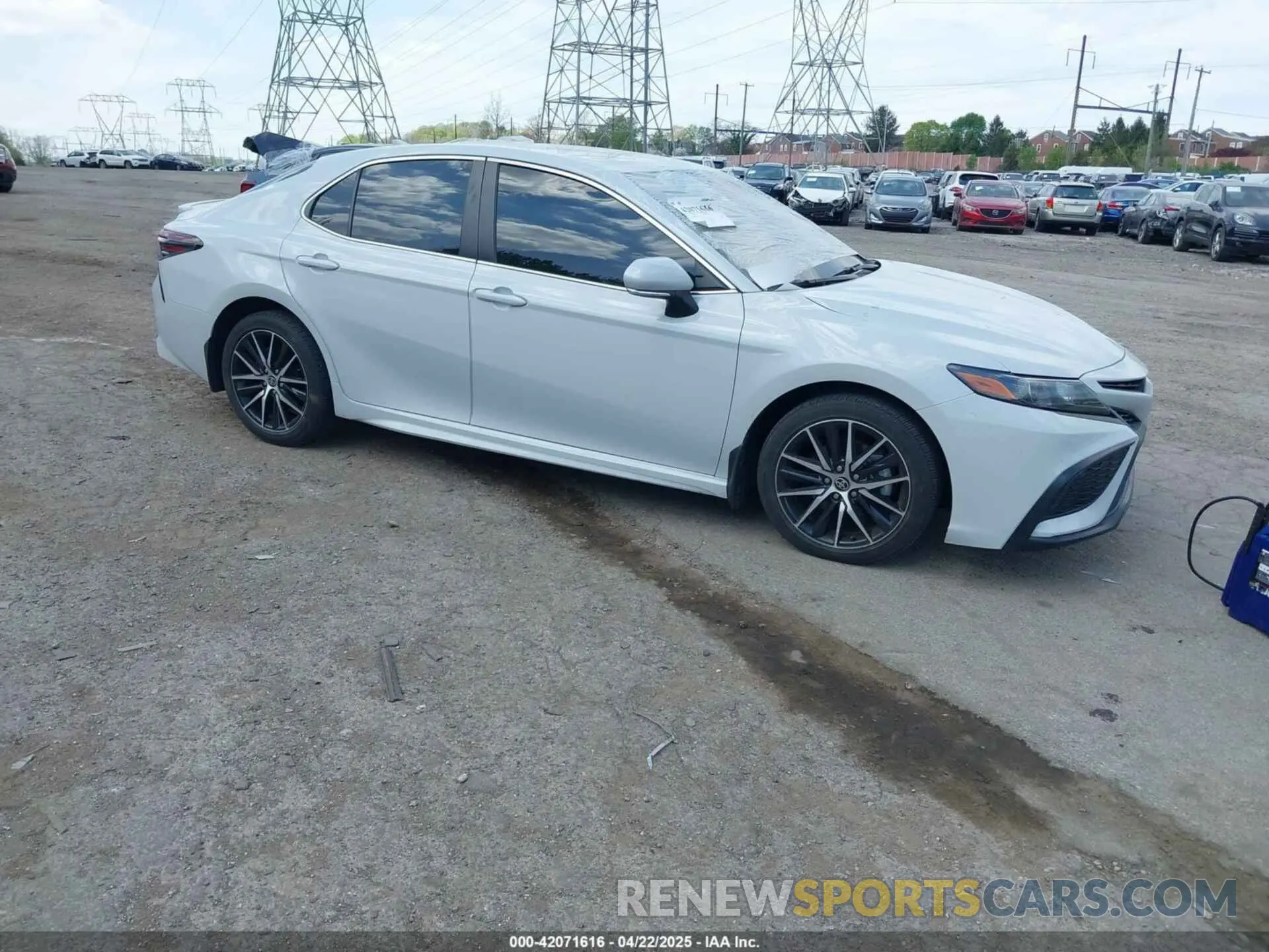 1 Photograph of a damaged car 4T1G11BK4NU048290 TOYOTA CAMRY 2022