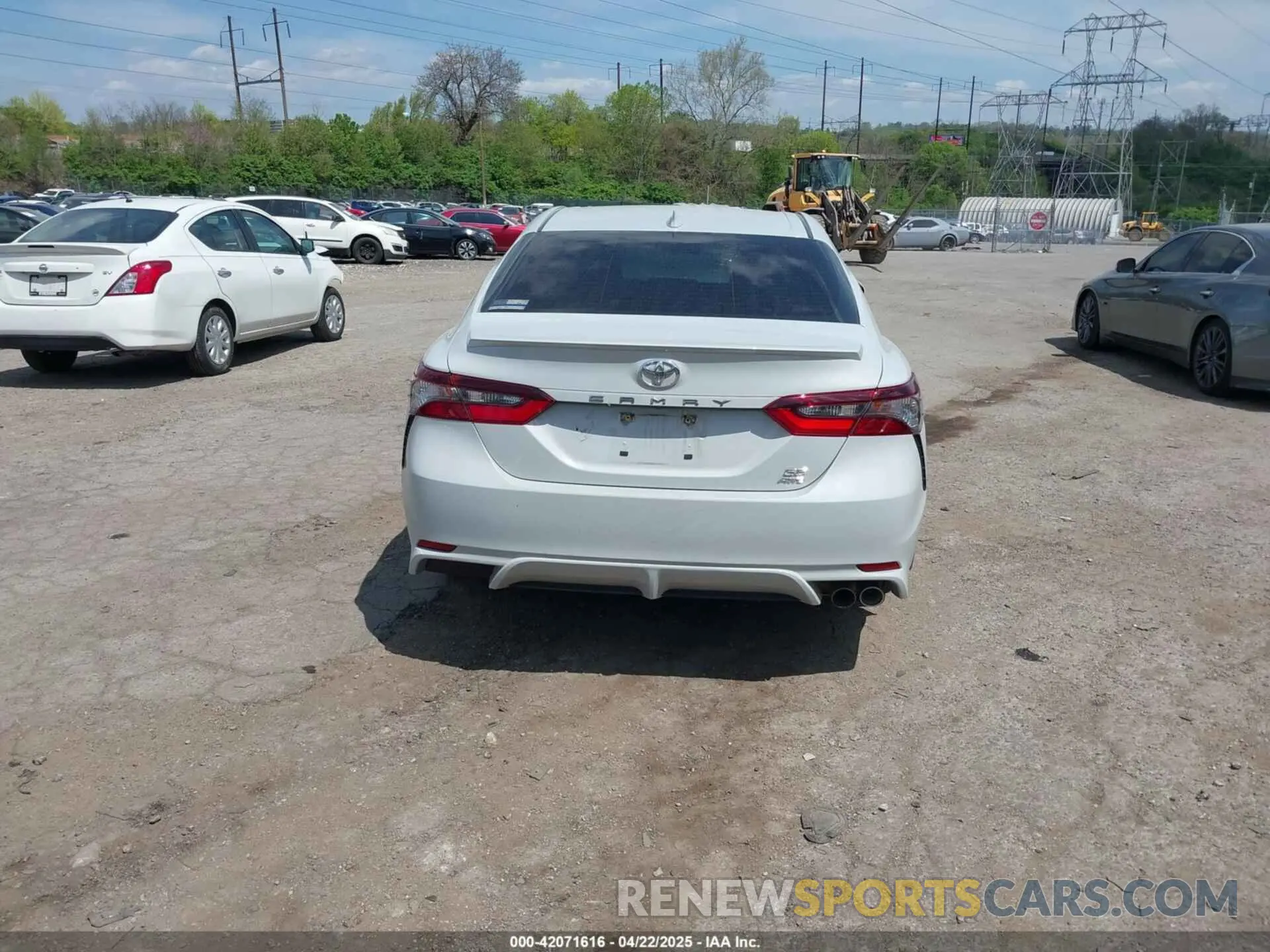 17 Photograph of a damaged car 4T1G11BK4NU048290 TOYOTA CAMRY 2022