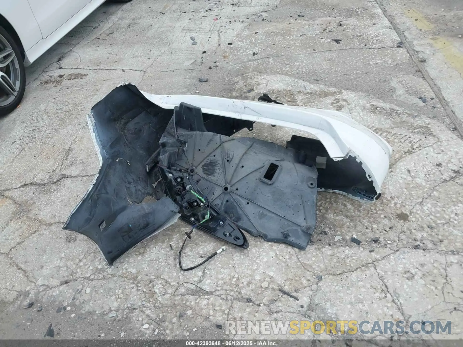 12 Photograph of a damaged car 4T1G11BK5NU053918 TOYOTA CAMRY 2022