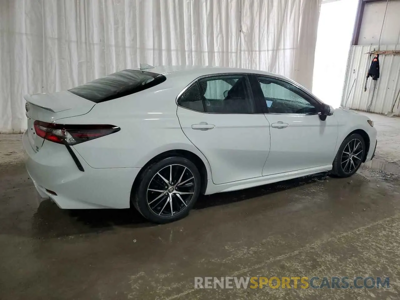 3 Photograph of a damaged car 4T1G11BK5NU059704 TOYOTA CAMRY 2022