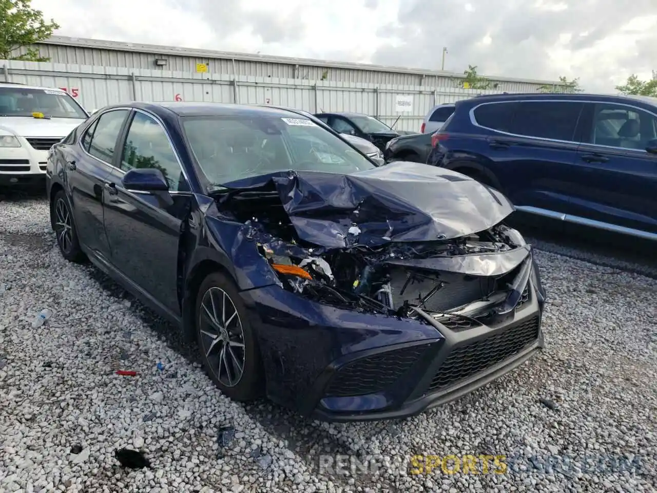 1 Photograph of a damaged car 4T1G11BK5NU060528 TOYOTA CAMRY 2022