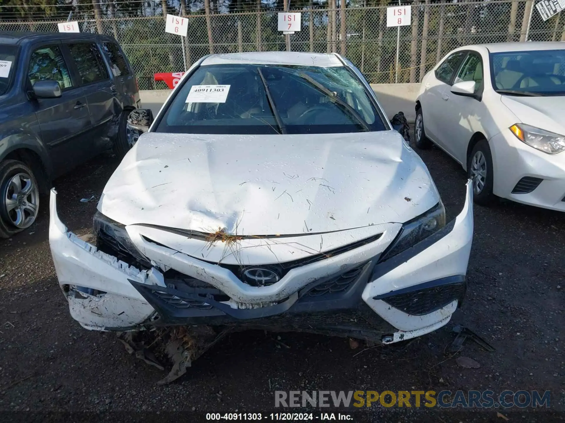 13 Photograph of a damaged car 4T1G11BK6NU066256 TOYOTA CAMRY 2022