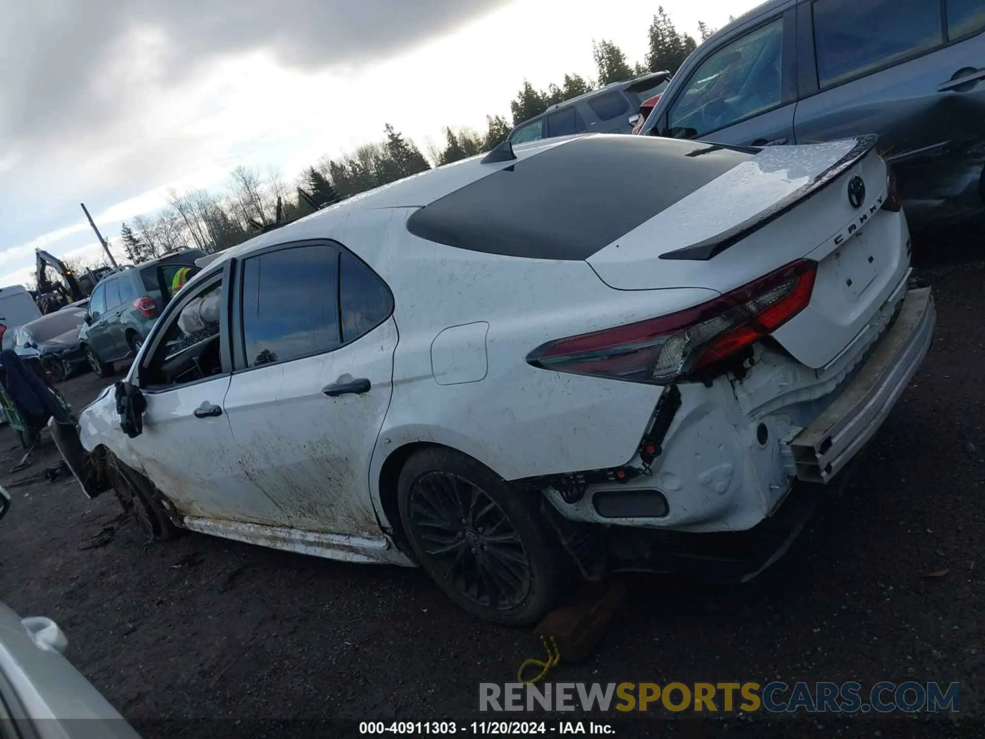 15 Photograph of a damaged car 4T1G11BK6NU066256 TOYOTA CAMRY 2022
