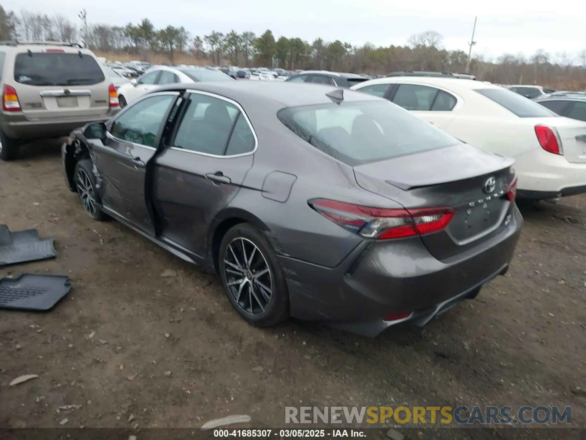 3 Photograph of a damaged car 4T1G11BK7NU050003 TOYOTA CAMRY 2022