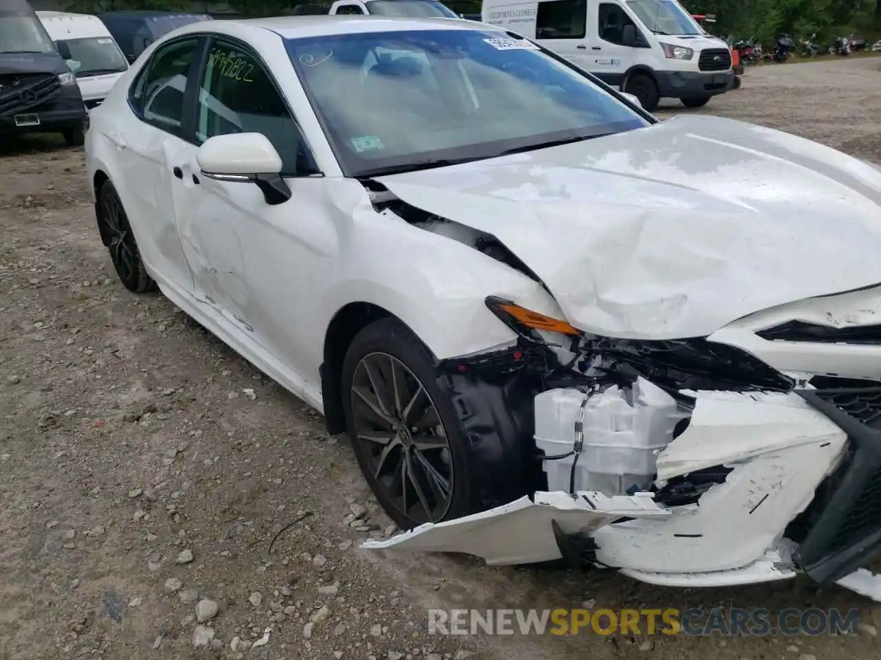 9 Photograph of a damaged car 4T1G11BK8NU069465 TOYOTA CAMRY 2022