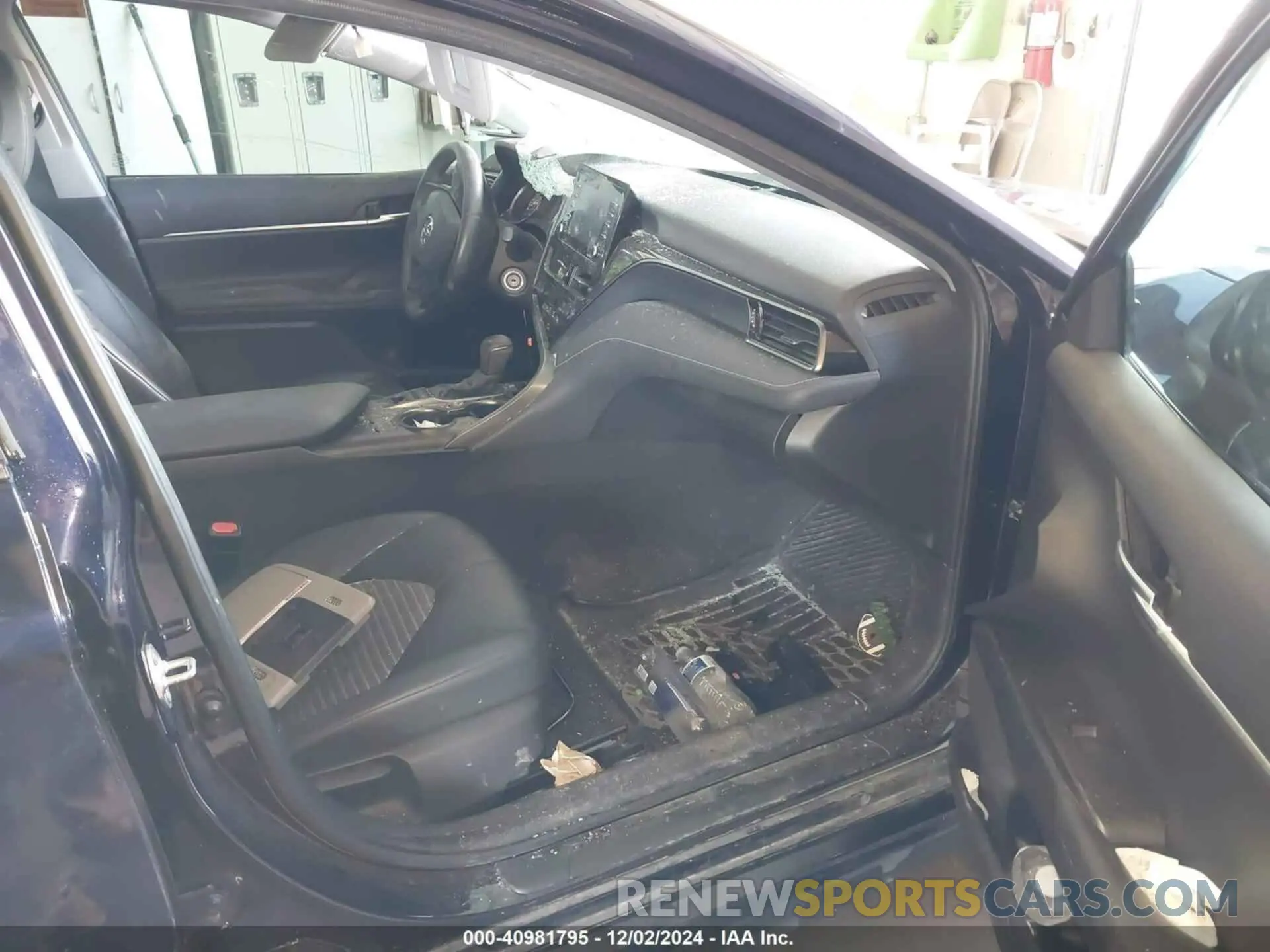 5 Photograph of a damaged car 4T1G11BK9NU060855 TOYOTA CAMRY 2022