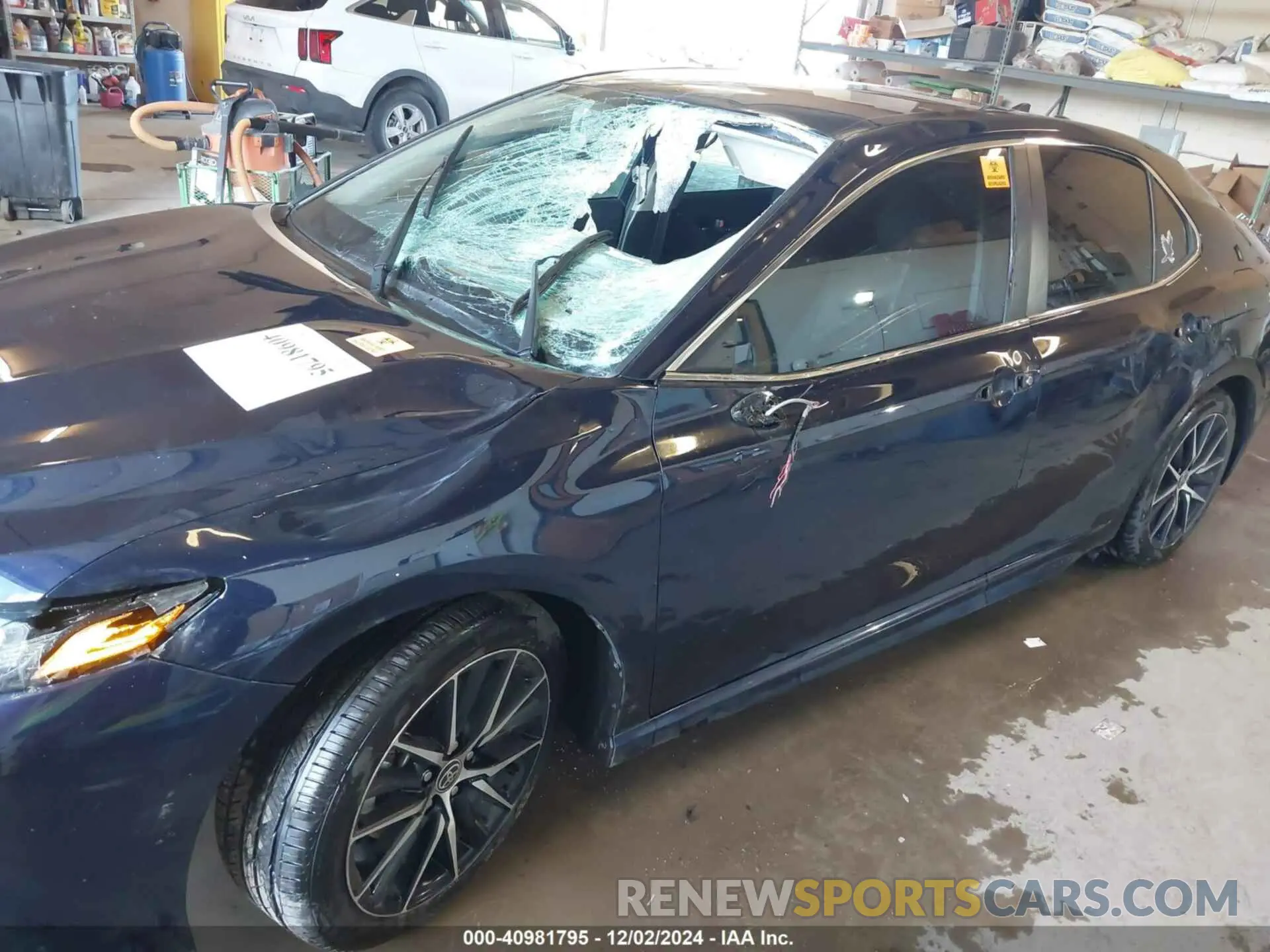 6 Photograph of a damaged car 4T1G11BK9NU060855 TOYOTA CAMRY 2022