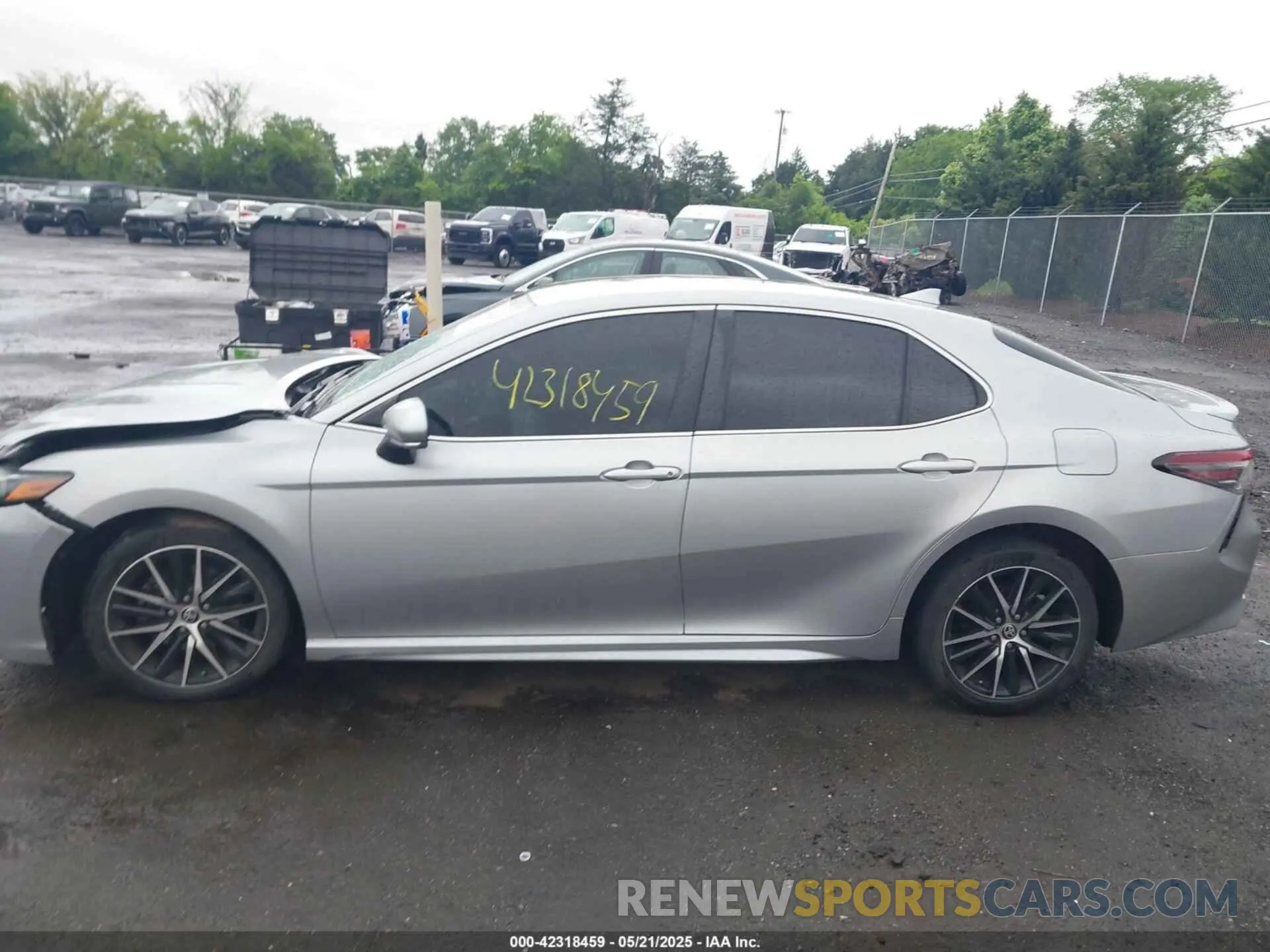 13 Photograph of a damaged car 4T1G11BK9NU060998 TOYOTA CAMRY 2022