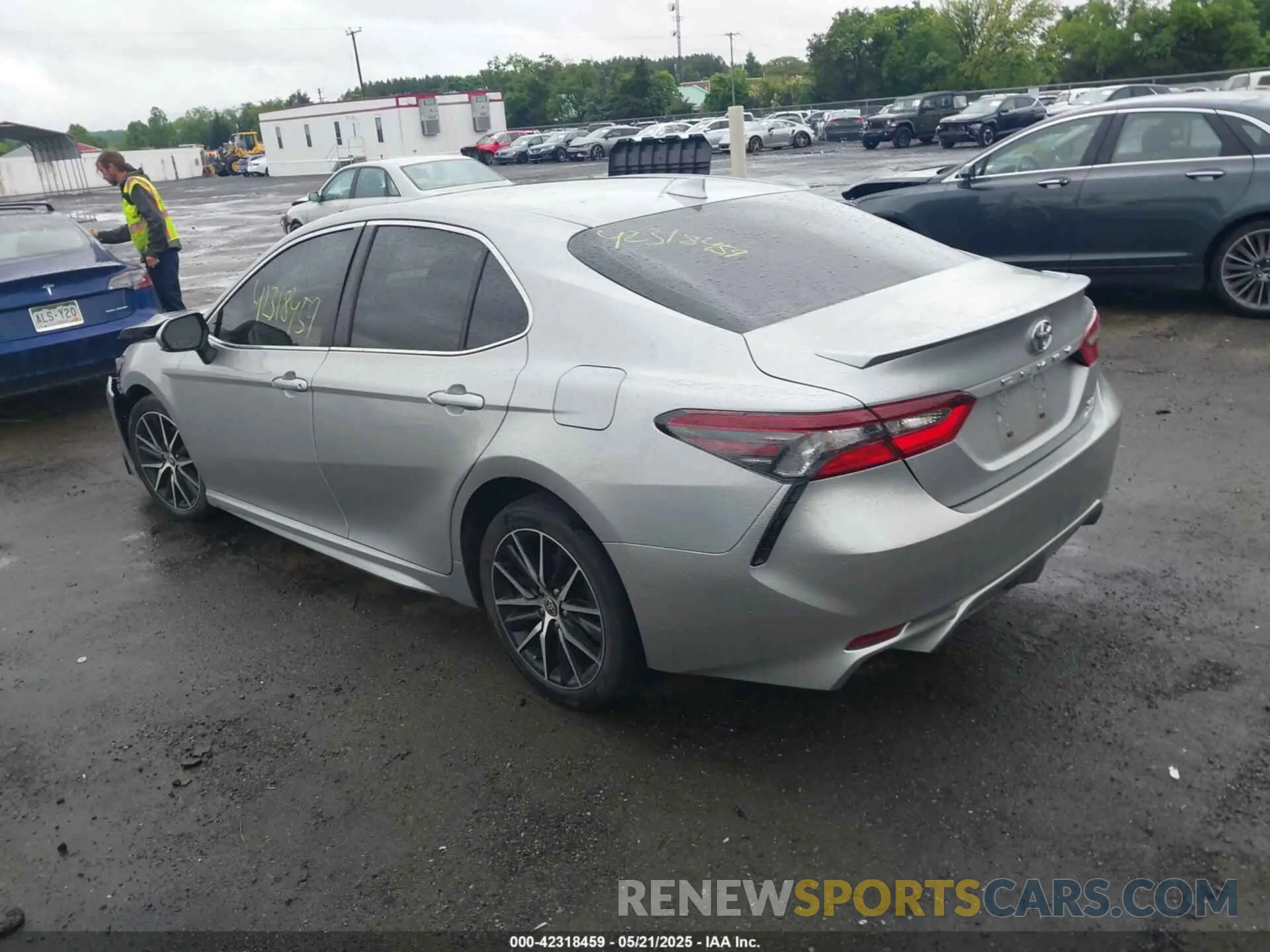 3 Photograph of a damaged car 4T1G11BK9NU060998 TOYOTA CAMRY 2022