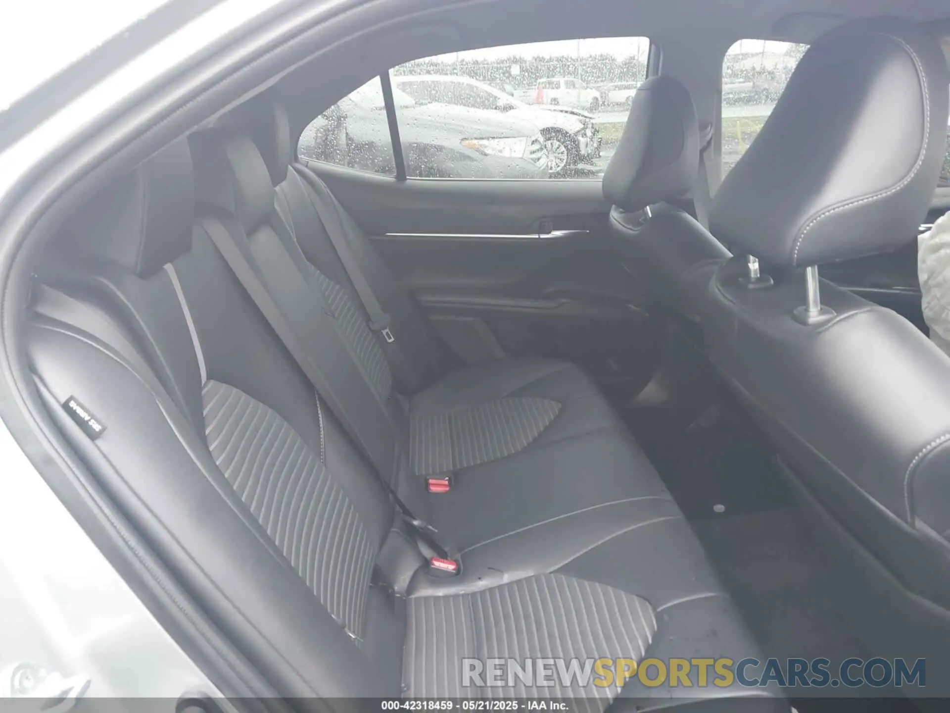 8 Photograph of a damaged car 4T1G11BK9NU060998 TOYOTA CAMRY 2022
