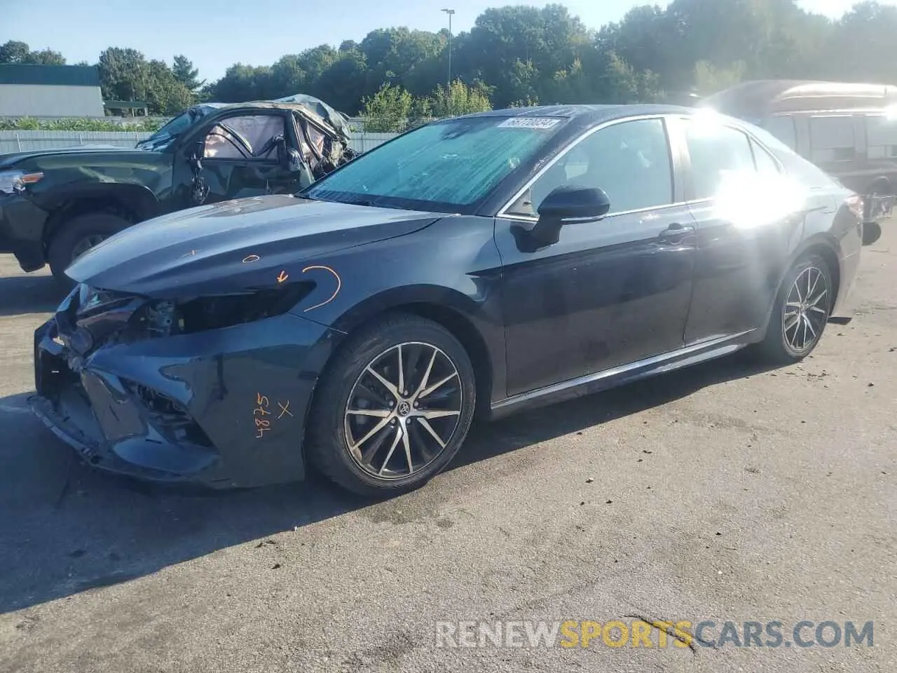 1 Photograph of a damaged car 4T1G11BKXMU047353 TOYOTA CAMRY 2022