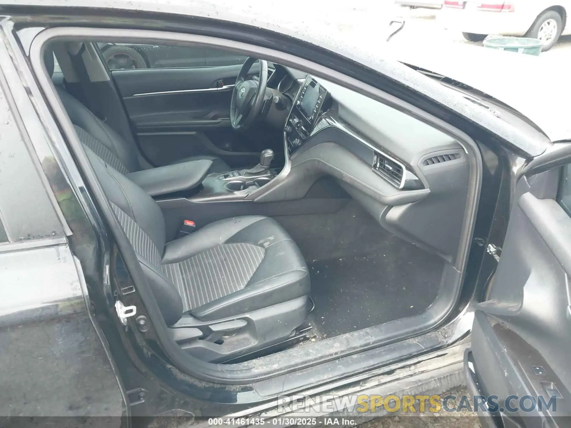 5 Photograph of a damaged car 4T1G31AK0NU040196 TOYOTA CAMRY 2022