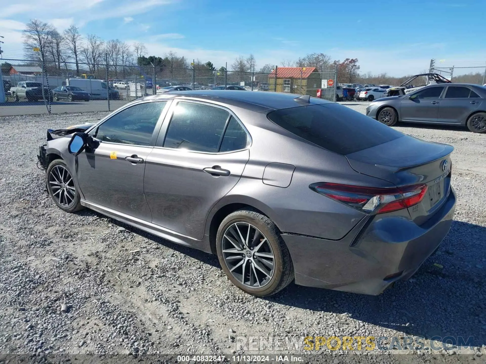 3 Photograph of a damaged car 4T1G31AK1NU570581 TOYOTA CAMRY 2022