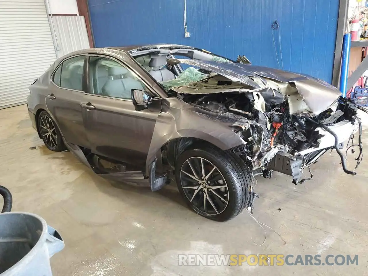 4 Photograph of a damaged car 4T1G31AK2NU579192 TOYOTA CAMRY 2022