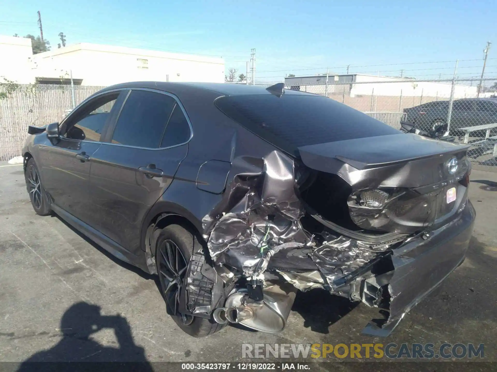 3 Photograph of a damaged car 4T1G31AK2NU597692 TOYOTA CAMRY 2022