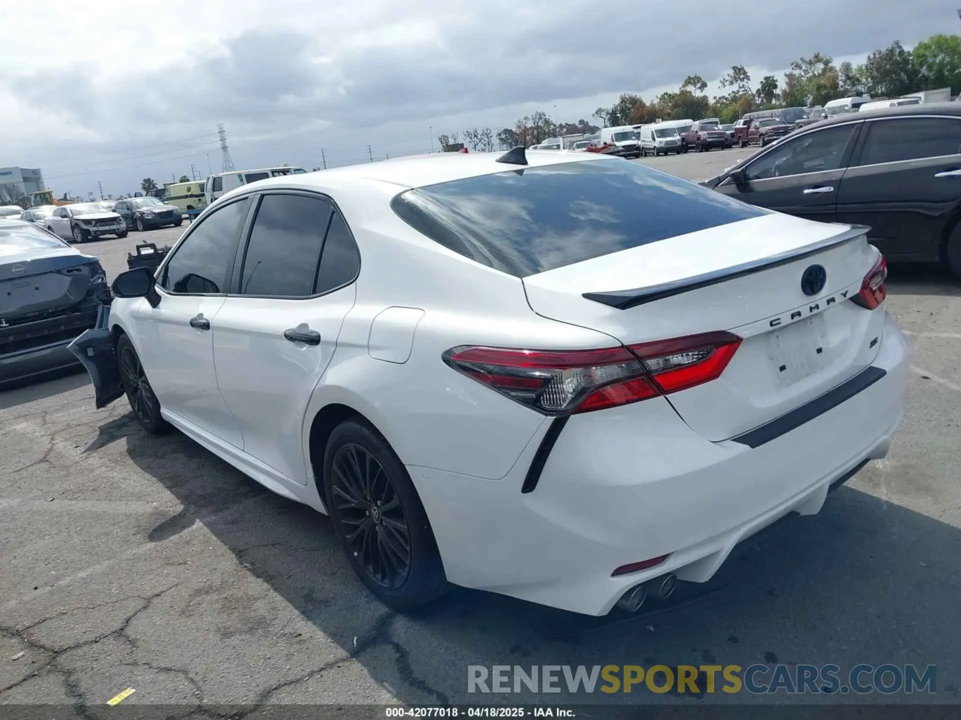 15 Photograph of a damaged car 4T1G31AK5NU042347 TOYOTA CAMRY 2022