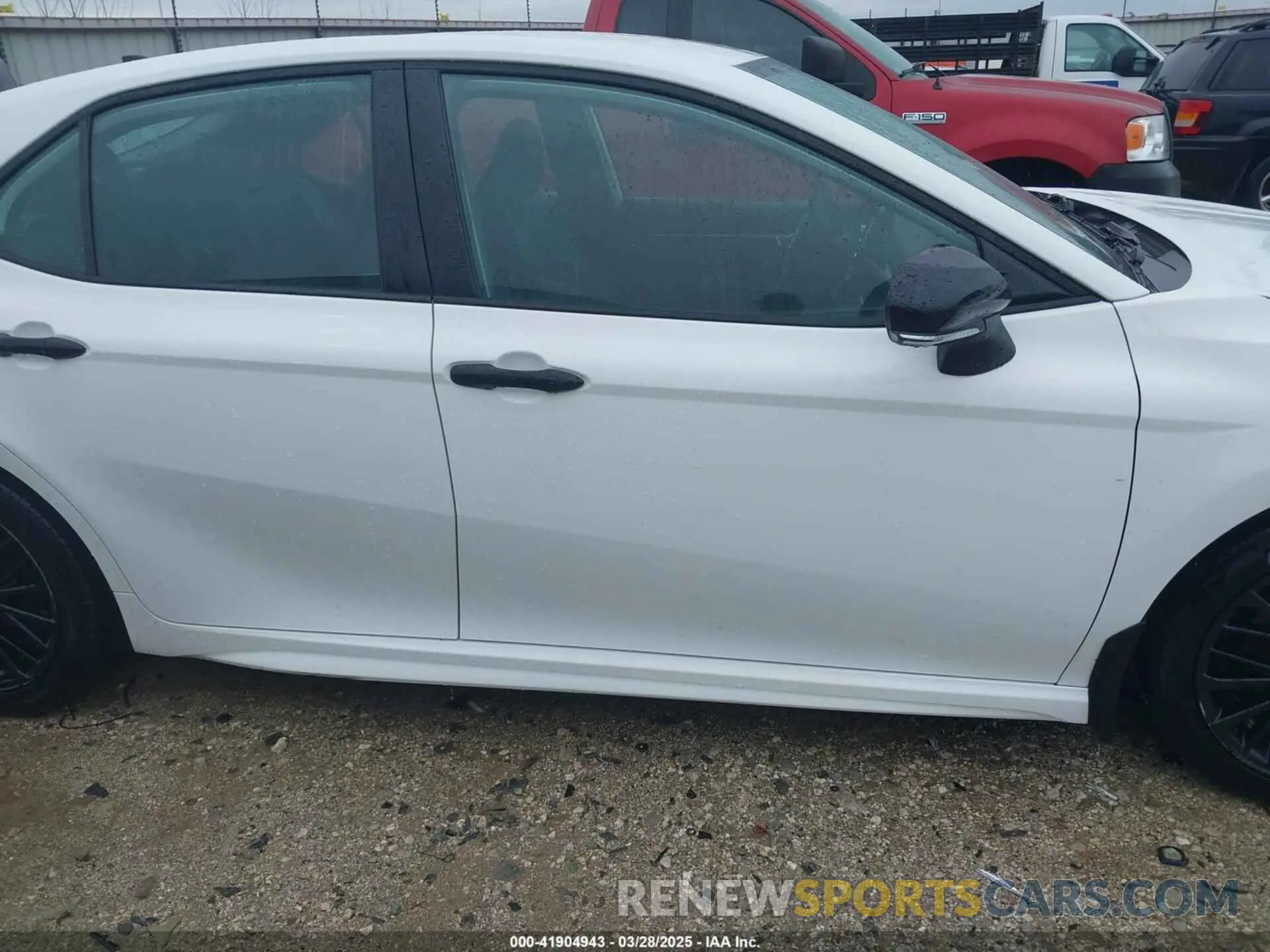 14 Photograph of a damaged car 4T1G31AK5NU044700 TOYOTA CAMRY 2022