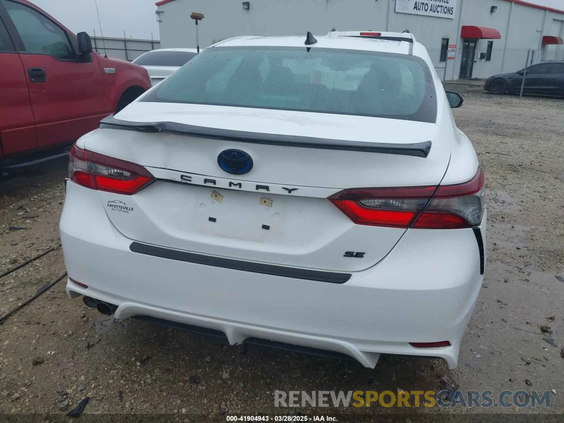 17 Photograph of a damaged car 4T1G31AK5NU044700 TOYOTA CAMRY 2022