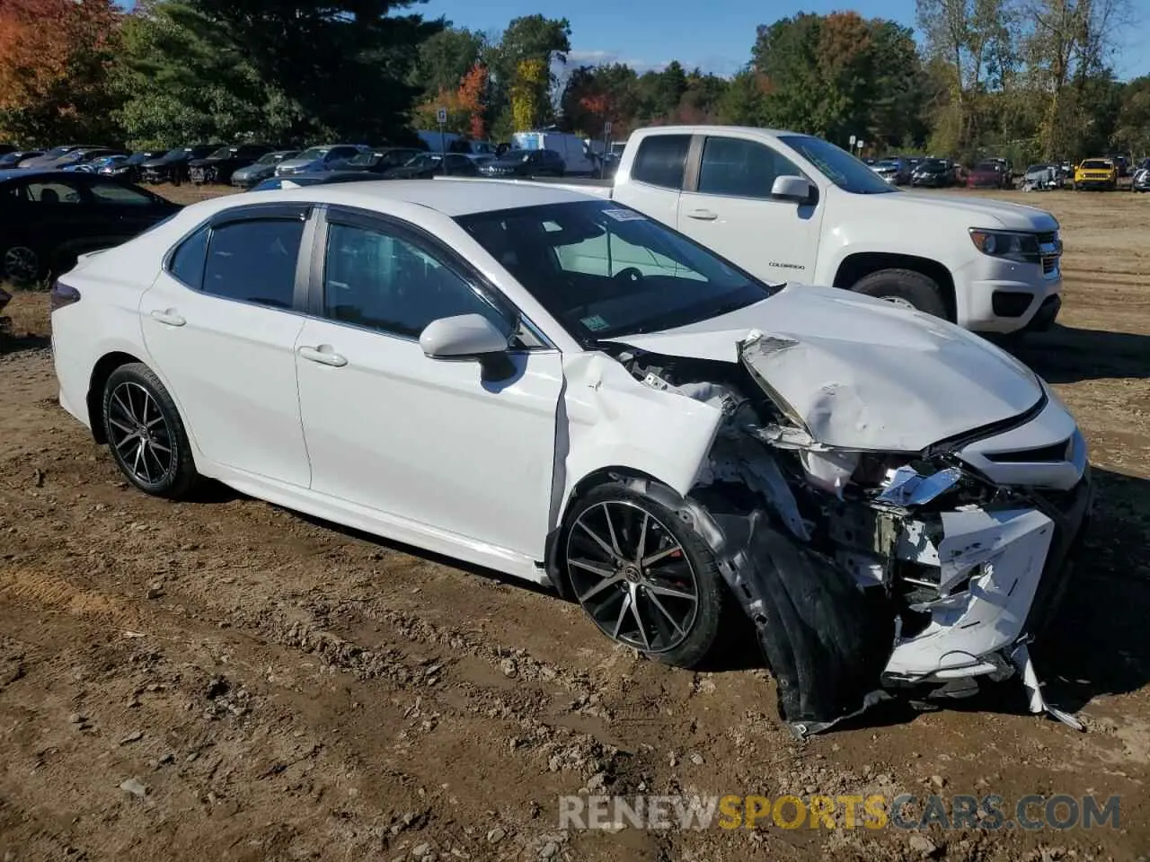 4 Photograph of a damaged car 4T1G31AK5NU570759 TOYOTA CAMRY 2022