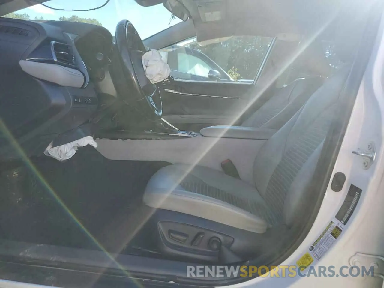 7 Photograph of a damaged car 4T1G31AK5NU570759 TOYOTA CAMRY 2022