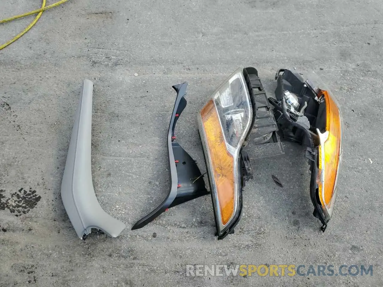 12 Photograph of a damaged car 4T1G31AK5NU584046 TOYOTA CAMRY 2022