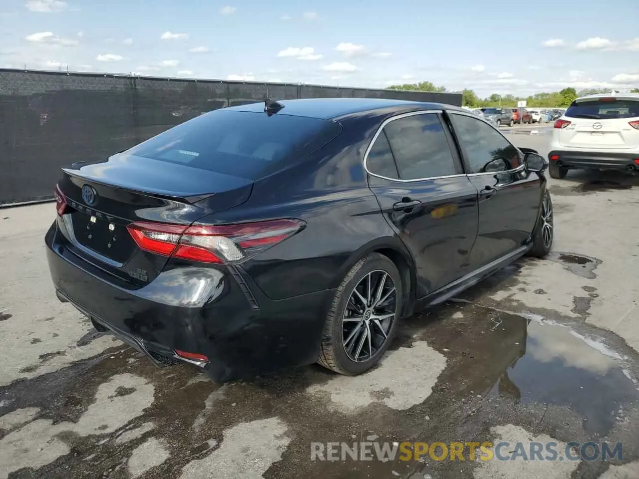 3 Photograph of a damaged car 4T1G31AK5NU584046 TOYOTA CAMRY 2022