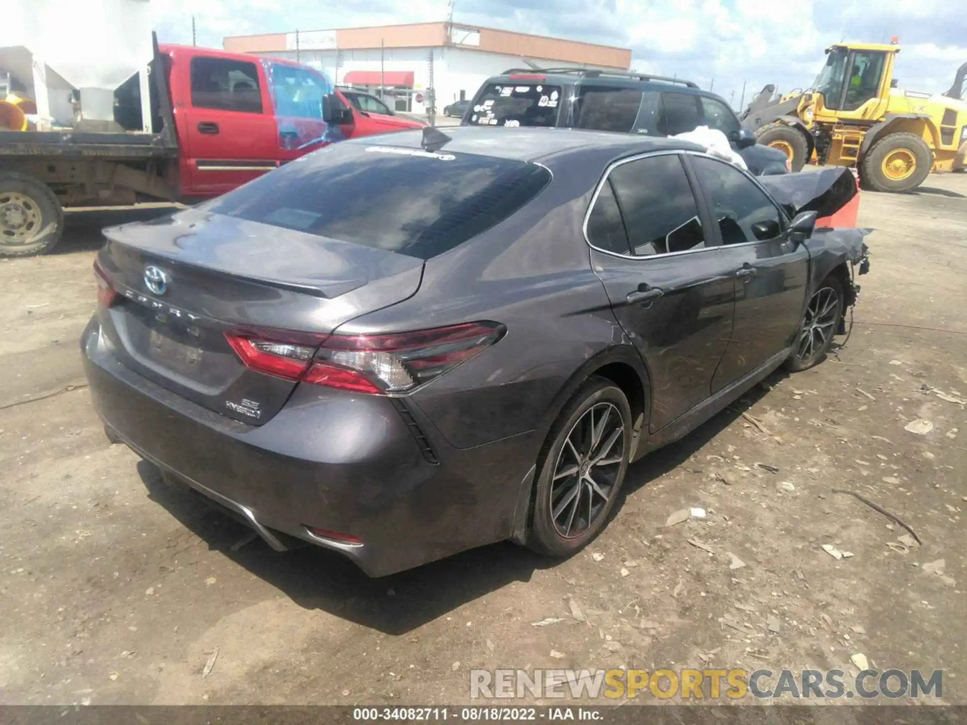 4 Photograph of a damaged car 4T1G31AK7NU586378 TOYOTA CAMRY 2022