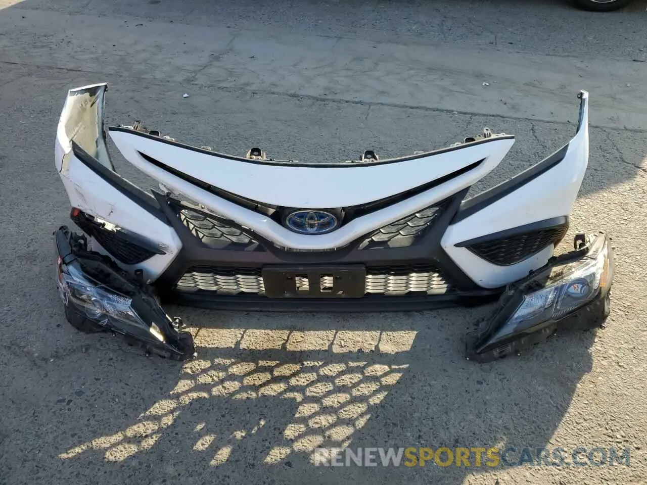 12 Photograph of a damaged car 4T1G31AK8NU037529 TOYOTA CAMRY 2022