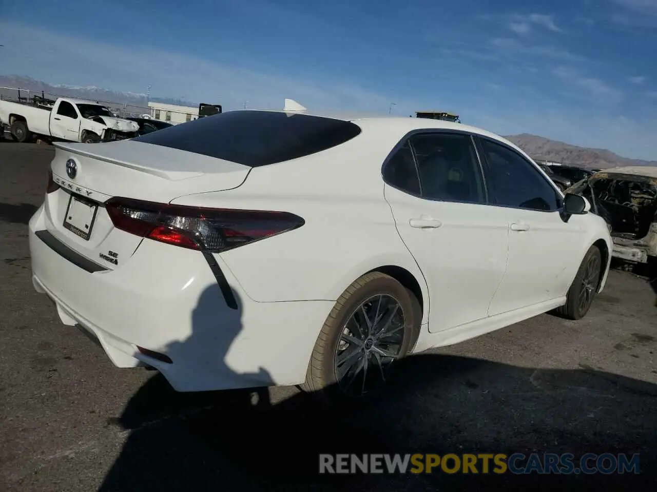 3 Photograph of a damaged car 4T1G31AK8NU584154 TOYOTA CAMRY 2022