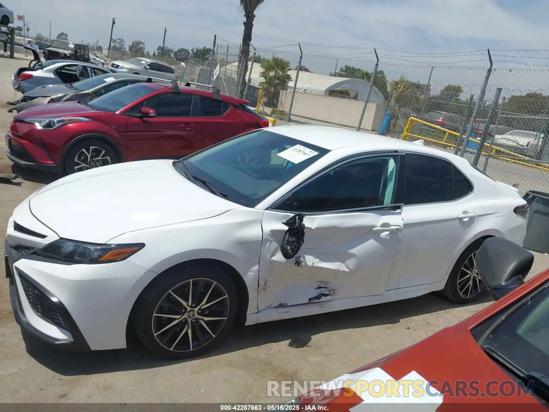 14 Photograph of a damaged car 4T1G31AK8NU595297 TOYOTA CAMRY 2022