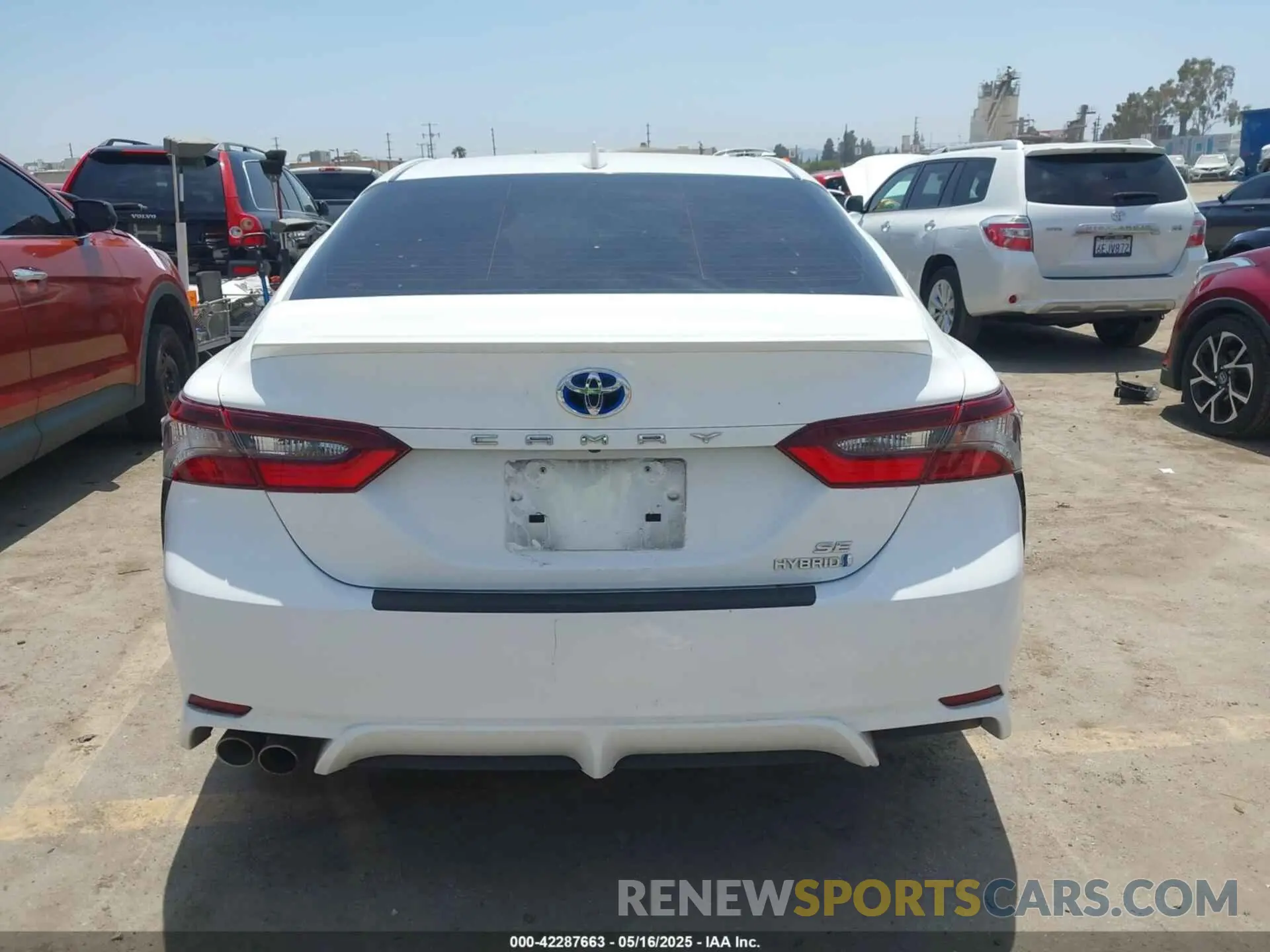 16 Photograph of a damaged car 4T1G31AK8NU595297 TOYOTA CAMRY 2022