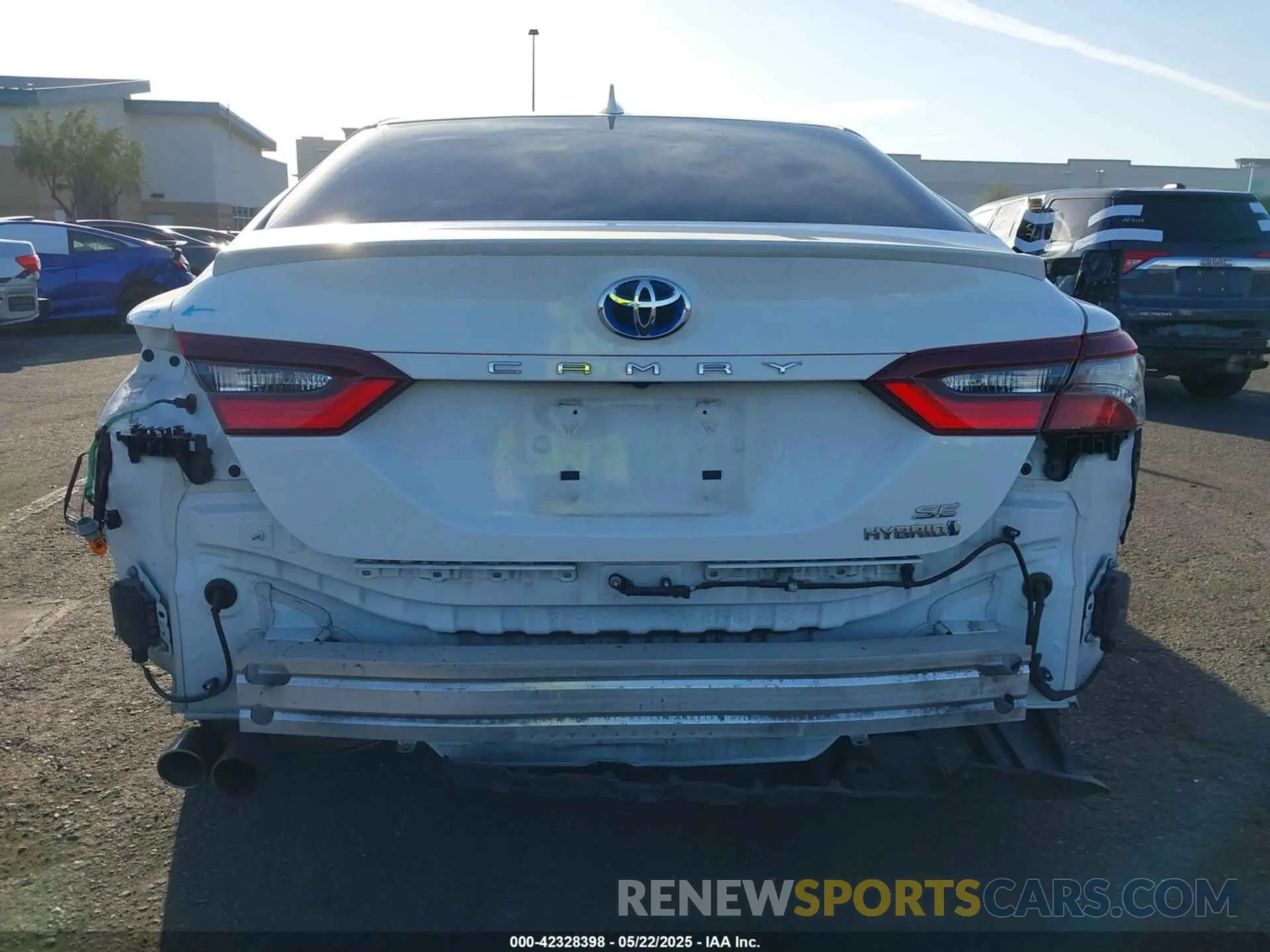 17 Photograph of a damaged car 4T1G31AK9NU041993 TOYOTA CAMRY 2022