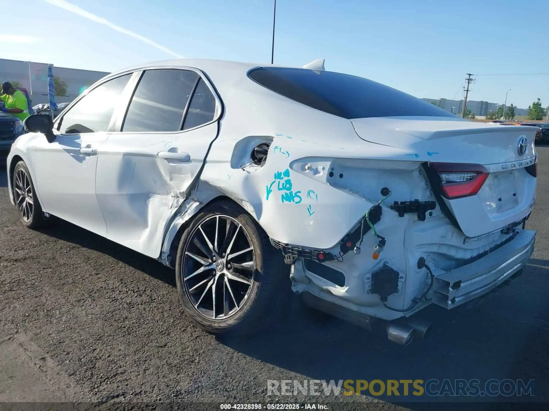 3 Photograph of a damaged car 4T1G31AK9NU041993 TOYOTA CAMRY 2022